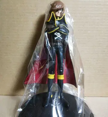 캡틴 하록 피규어