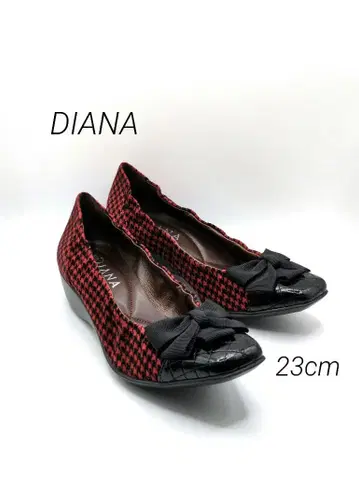 새상품급 DIANA 빨간색과 블랙 체크 무늬 리본 포함 펌프스