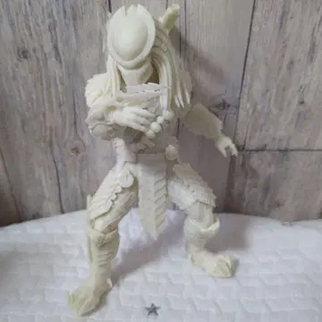 프레데터 피규어 축광 버전