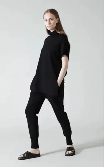 ADORE 클리어 스트레치 니트 팬츠