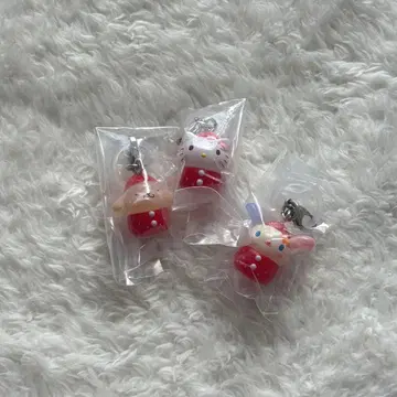 산리오 딸기 메지루시 액세서리