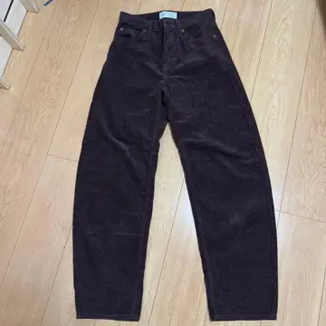 GAP 배럴 하이 라이즈 브라운 데님 23