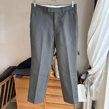 Allege. 울 슬랙스