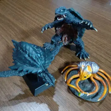 얼티밋 플라즈마 가메라 격조 & 이리스 유체 가메라 비행 형태