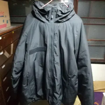 블랙 후드 부착 점퍼 후드 수납 가능