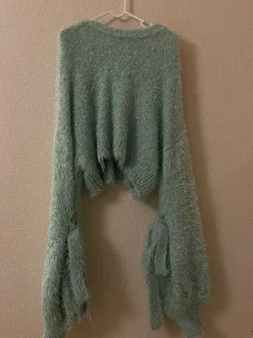 민트 그린 볼륨 슬리브 니트