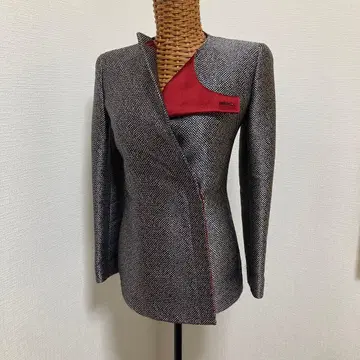 Georgio Armani 테일러드 자켓 블랙과 빨간색의 콤비네이션