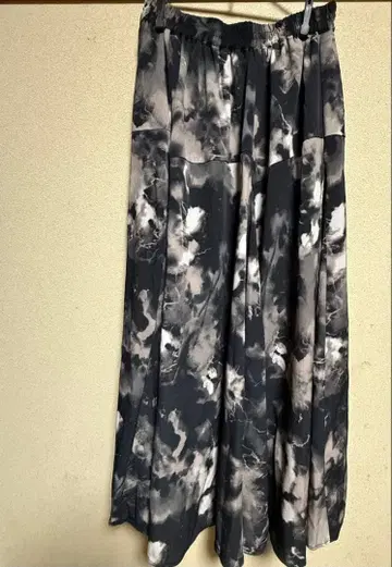 JEANASIS 페인트 터치 플레어 스커트