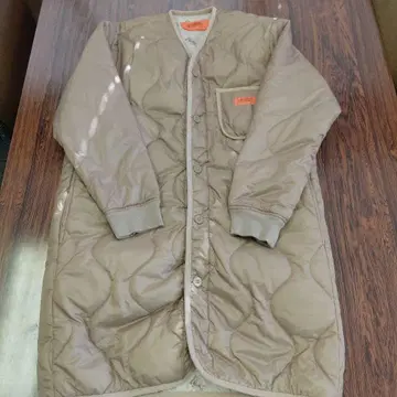 유니버셜 오버롤 퀼팅 코트