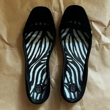 melissa 블랙 플랫슈즈 24.5cm 벨로아 제브라 패턴 인솔