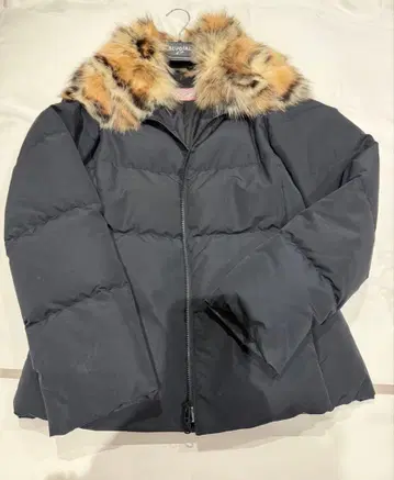 BLUGIRL 블랙 퍼 후드 다운 자켓