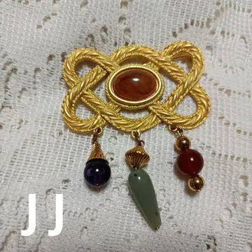 JJ 브로치