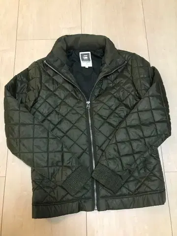 올리브 그린 퀼팅 자켓