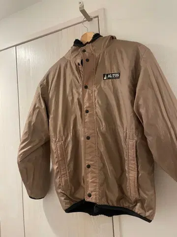 ALTUS 플리스 자켓 베이지 블랙 정가 22800