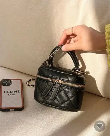 블랙 퀼팅 숄더백