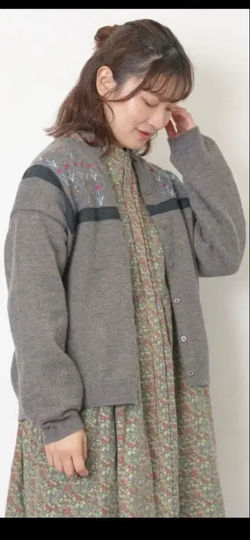 사만사 모스모스 [ Disney ] 겨울왕국/레이스 절개 가디건