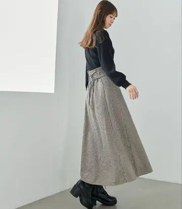 백 레이스업 플레어 스커트