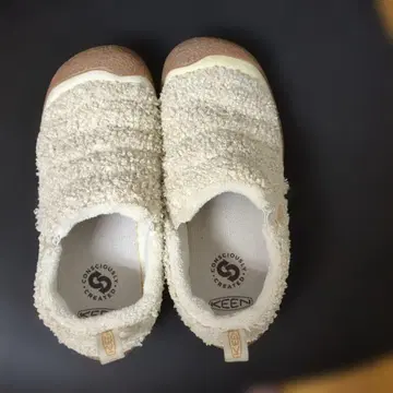 KEEN 하우저 II 슬립온 슈즈 크림색 23.5cm