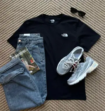 THE NORTH FACE 화이트 라벨 블랙 T셔츠