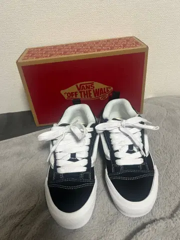 새상품, 미사용품 VANS 뉴스쿨 25.0cm