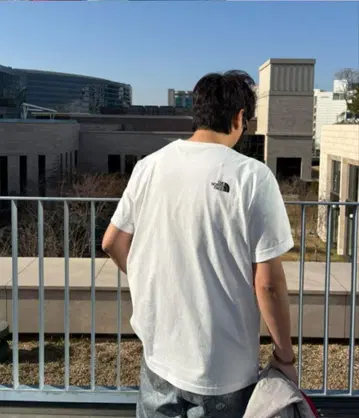 THE NORTH FACE 화이트 라벨 화이트 T셔츠