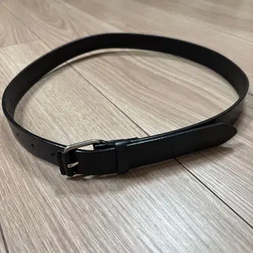 MARGARET HOWELL 블랙 가죽 벨트