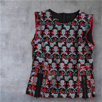 새상품급 엠포리오 아르마니 38 슬리브리스 올 패턴 자수 상의