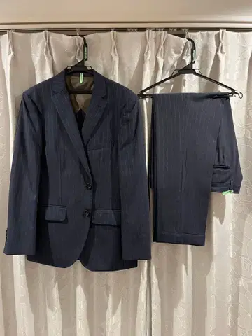 네이비 스트라이프 비즈니스 정장 셋업 A5 사이즈