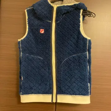 후드 부착 네이비 보아 베스트 휠라