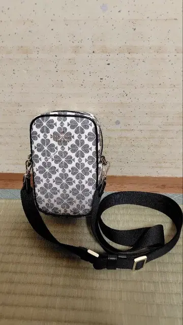 케이트 스페이드 꽃무늬 스마트폰 숄더백