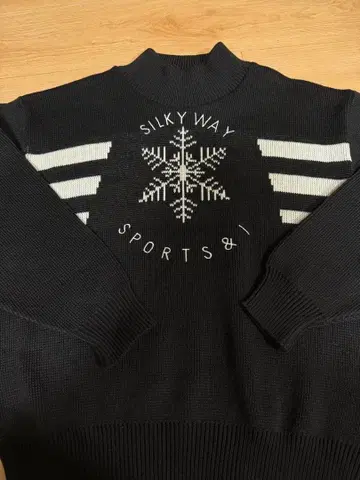SILKY WAY 재퍼나 니트 로고 블랙