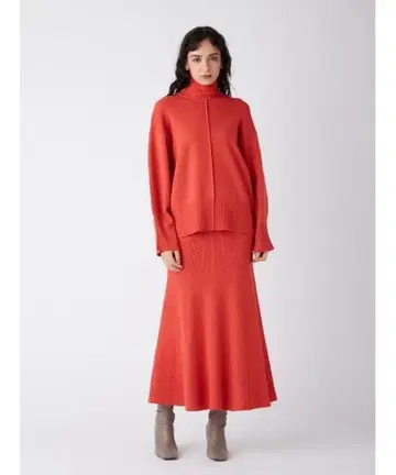 Mila Owen 하이넥 니트 내로우 스커트 셋업