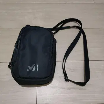 MILLET 블랙 숄더백 코듀라