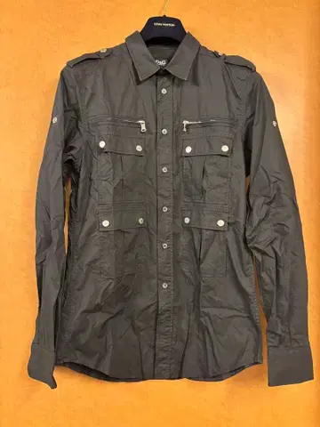 D&G 블랙 긴팔 셔츠 프론트 포켓 부착