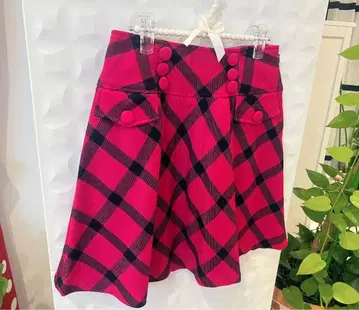 핑크와 블랙 체크 무늬 플레어 스커트