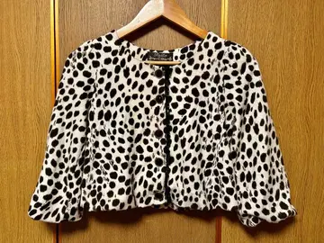 로지타 달마시안 패턴 상의