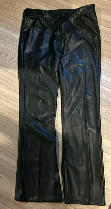 ZARA 인조 가죽 팬츠