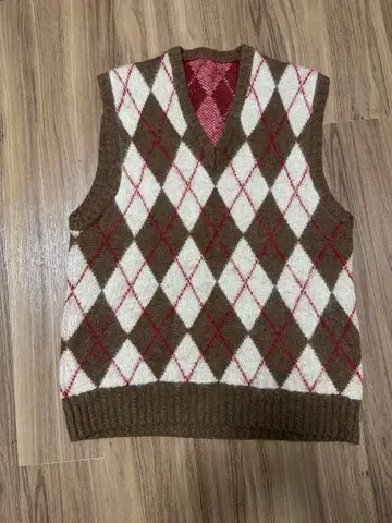 아가일 무늬 니트 베스트 V넥 후카미 코타