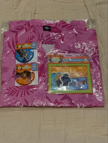 핑크 잎 패턴 셔츠와 스티커 세트