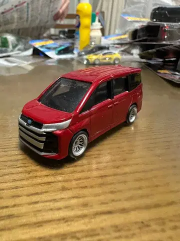 도요타 노아 빨간색 호일 교환 개조