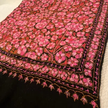 [새상품] 인도 카슈미르 자수 풀 자수 스톨 블랙x핑크 꽃 자수 메리노울