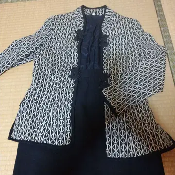 블랙 화이트 기하학 패턴 자켓 스커트 세트