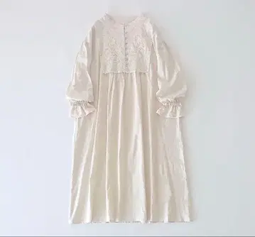 USED 사만사 모스모스 가슴 메쉬 레이스 자수 원피스 아이보리