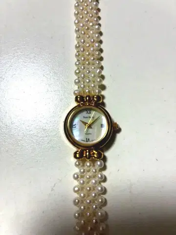 Sum Kam 여성용 손목시계 펄 리본 쉘 다이얼