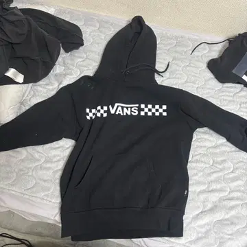 VANS 블랙 후드티 체크 무늬 깃발