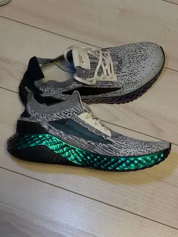 FILA 메쉬 어퍼 스니커즈