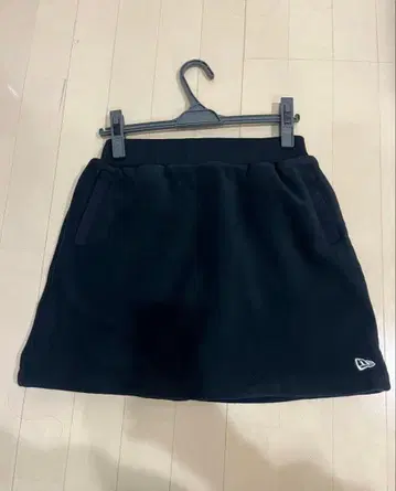 NEW ERA 플리스 스커트 네이비