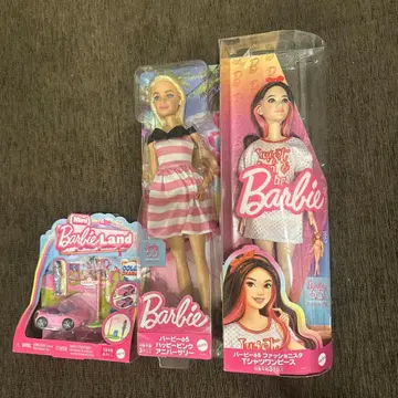 바비 인형 2개와 미니카 세트