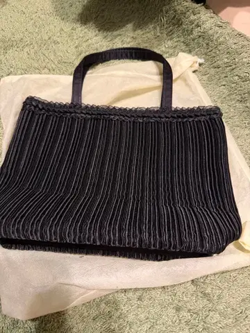 KOEI STORE 플리츠 디자인 블랙 포멀 백