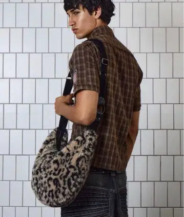 Jaded London 레오파드 슬링 백